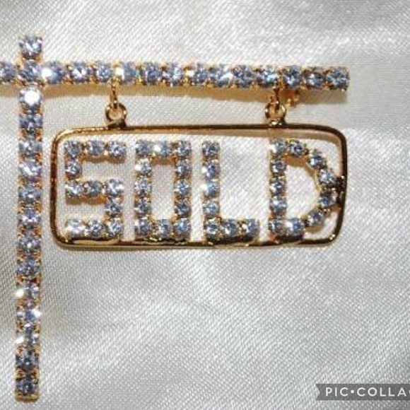 *SOLD*.  YMI wannabettabutt Bermuda Jean short - Picture 2 of 3